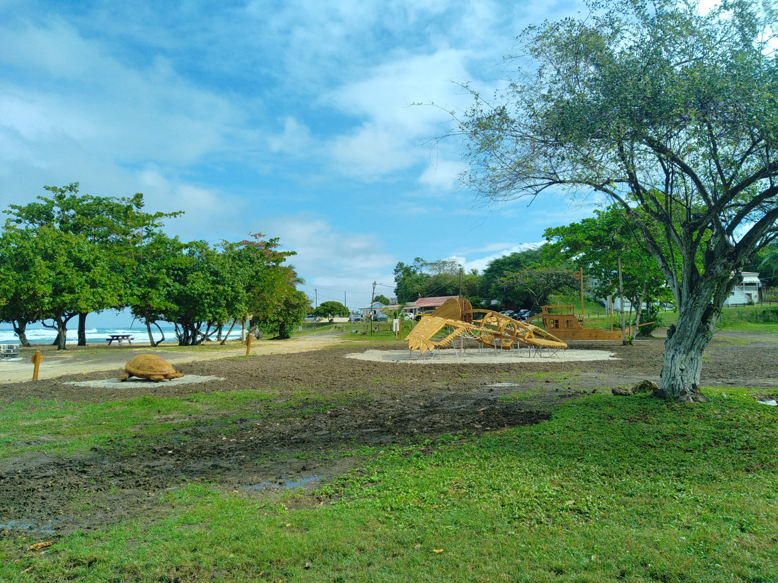 Jeu en bois sculpté – Pélican et Bateau-danse